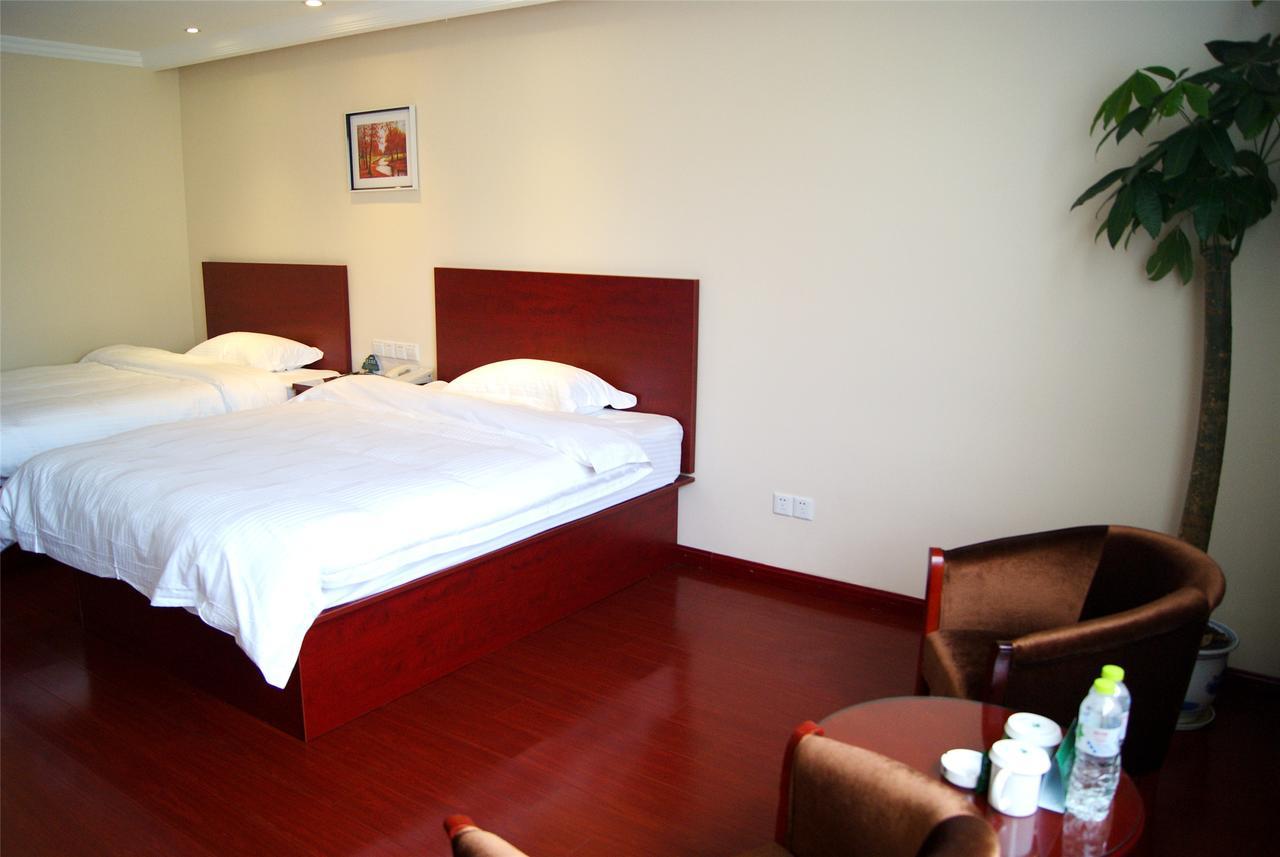 Greentree Alliance Guangxi Hezhou Babu District Lingfeng Square Hotel Exterior photo