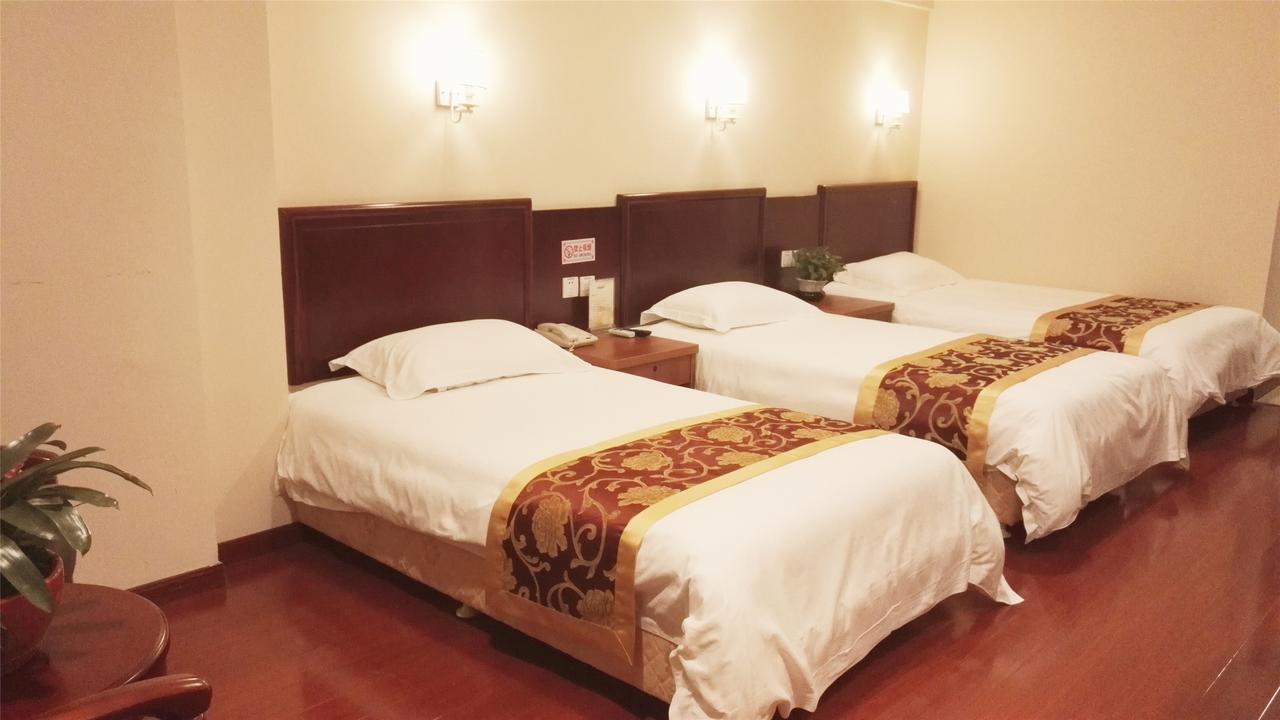 Greentree Alliance Guangxi Hezhou Babu District Lingfeng Square Hotel Exterior photo