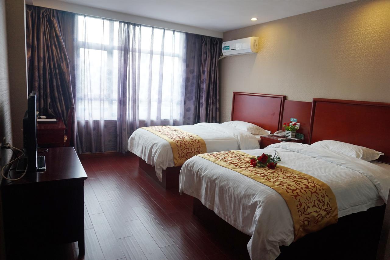 Greentree Alliance Guangxi Hezhou Babu District Lingfeng Square Hotel Exterior photo